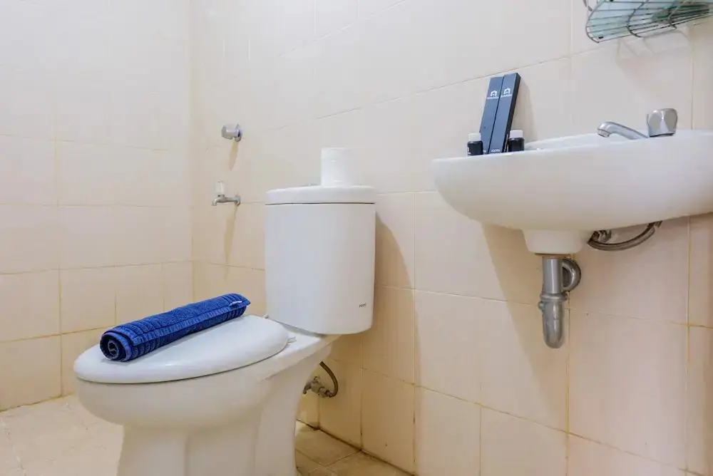 Южный Тангеранг: Homey 2BR at Serpong Greenview Apartment