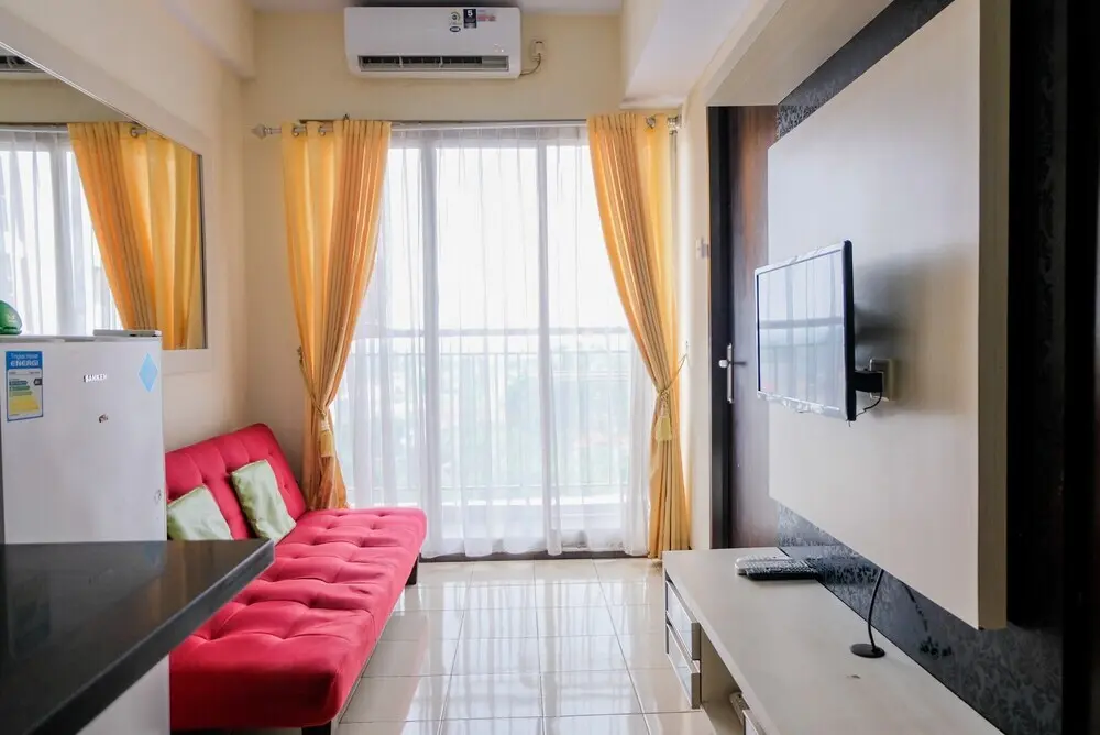Южный Тангеранг: Homey 2BR at Serpong Greenview Apartment