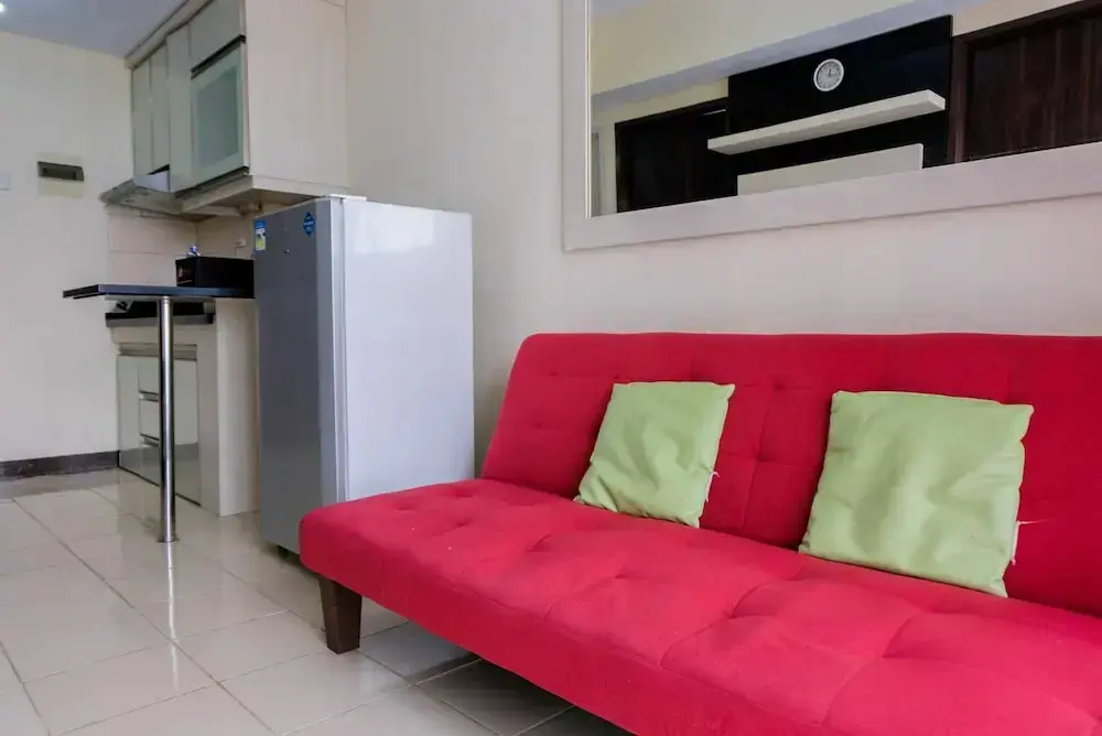 Южный Тангеранг: Homey 2BR at Serpong Greenview Apartment