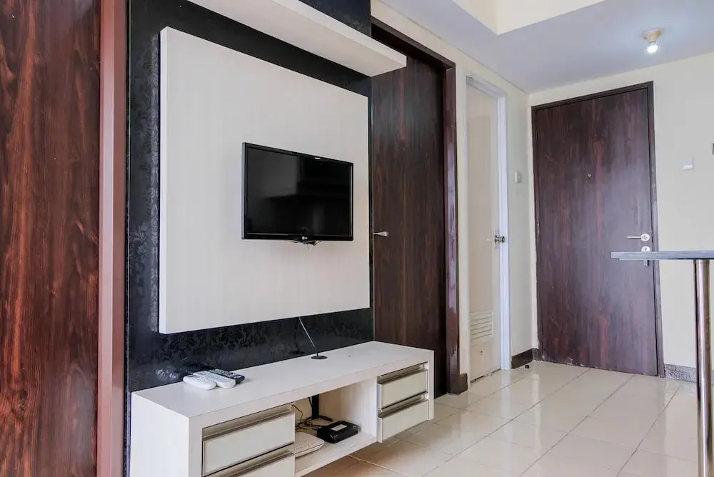 Южный Тангеранг: Homey 2BR at Serpong Greenview Apartment