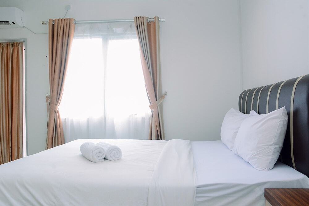 Депок: 2BR Apartment at Park View Condominium near Universitas Indonesia