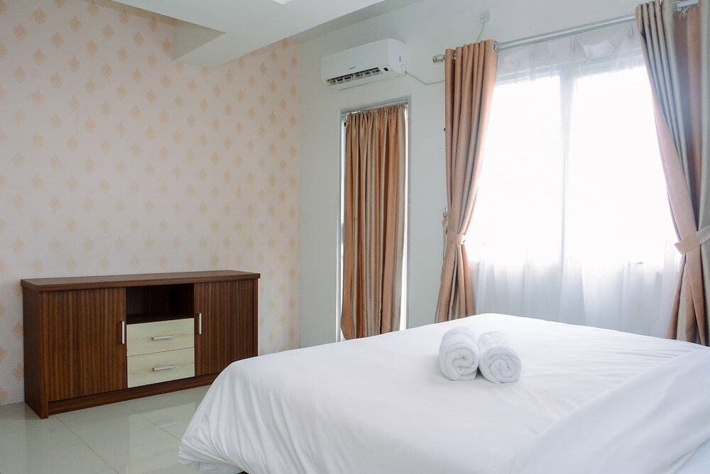 Депок: 2BR Apartment at Park View Condominium near Universitas Indonesia