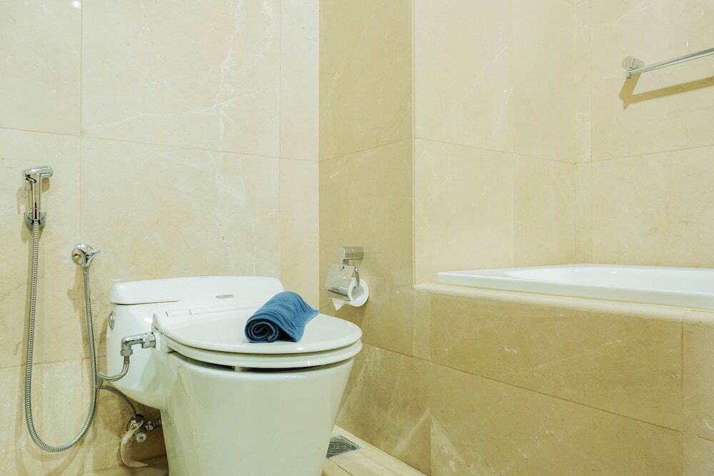 Джакарта: Exclusive and Spacious 3BR Apartment at Pearl Garden