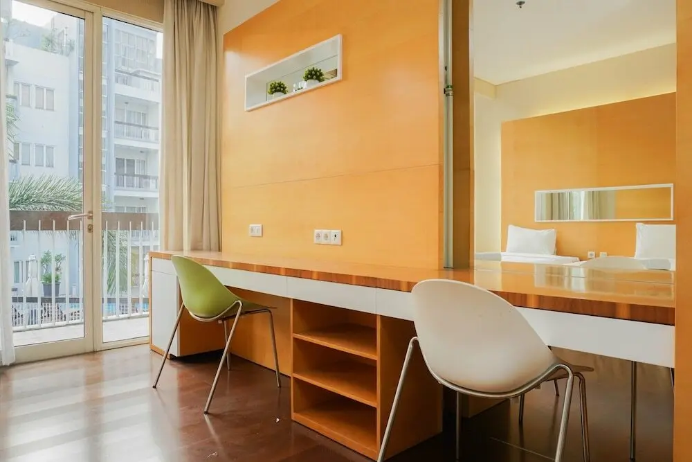 Джакарта: Exclusive and Spacious 3BR Apartment at Pearl Garden