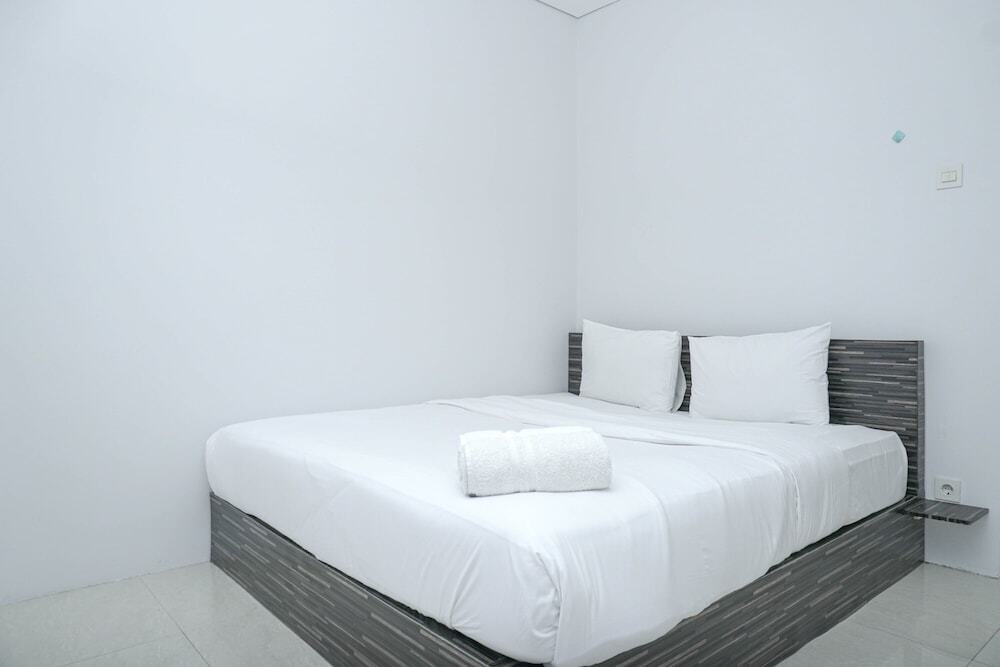 Джакарта: Best Location @ 3br Puri Garden Apartment by Travelio