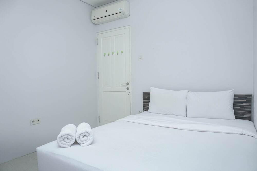 Джакарта: Best Location @ 3br Puri Garden Apartment by Travelio
