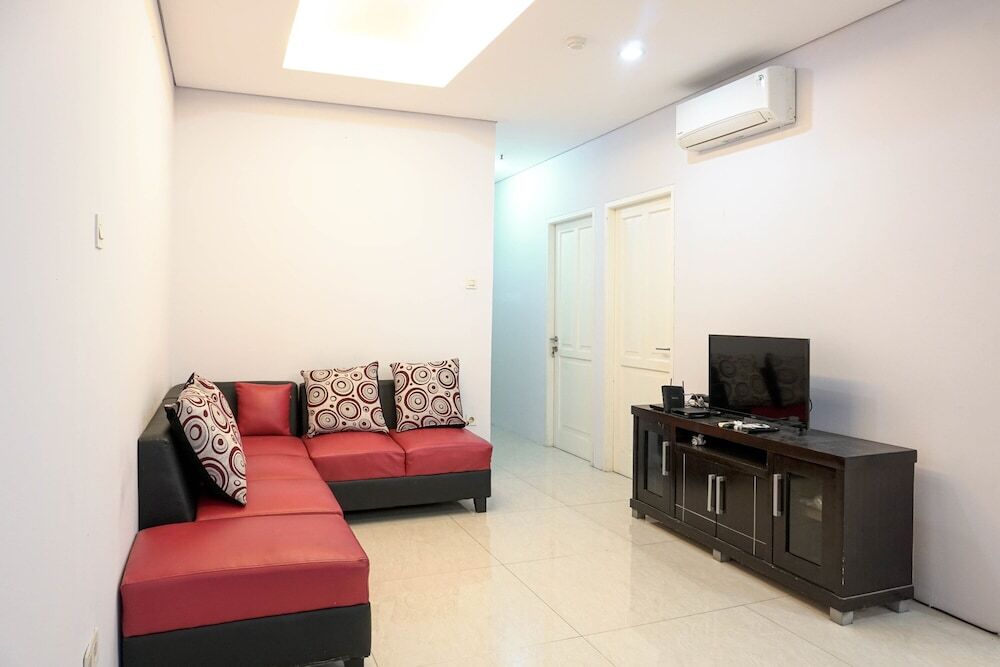 Best Location @ 3br Puri Garden Apartment by Travelio — фото 1