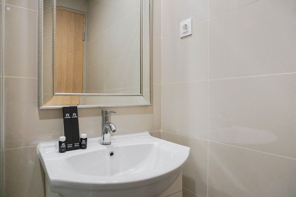 Джакарта: Big And Cozy 3br Apartment at Maqna Residence