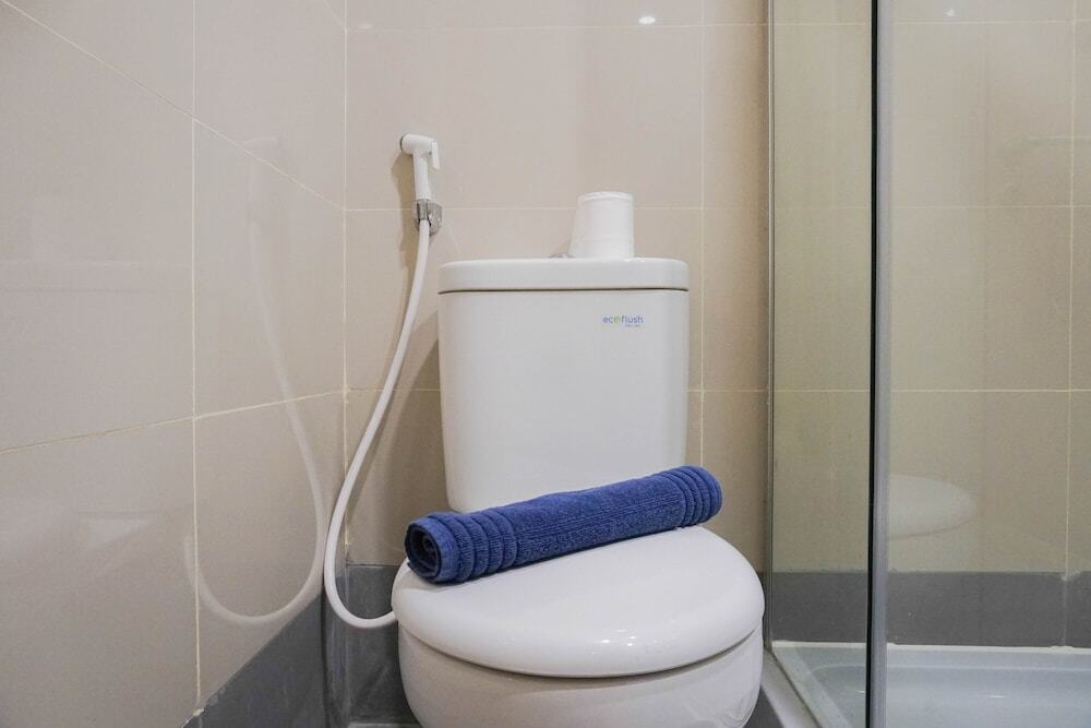 Джакарта: Big And Cozy 3br Apartment at Maqna Residence
