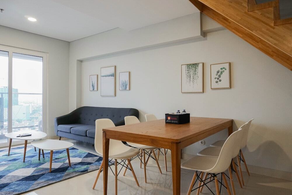 Джакарта: Big And Cozy 3br Apartment at Maqna Residence