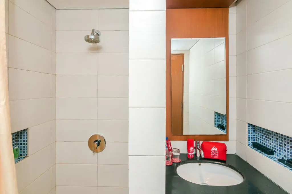 Кута: ZEN Rooms Benesari 5 Legian Kuta