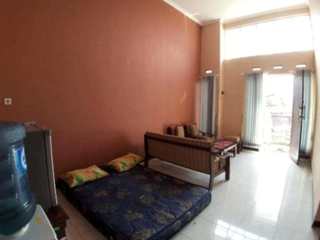 Бату: Kens Villa 8 (Murah, 2 Kamar Tidur, 1 Kamar Mandi)