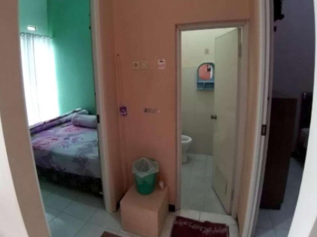 Бату: Kens Villa 8 (Murah, 2 Kamar Tidur, 1 Kamar Mandi)