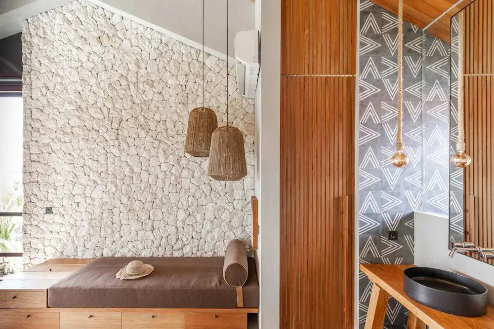Чангу: Exceptional Architect's 5BR Villa, an Oasis Gem in Canggu Centre
