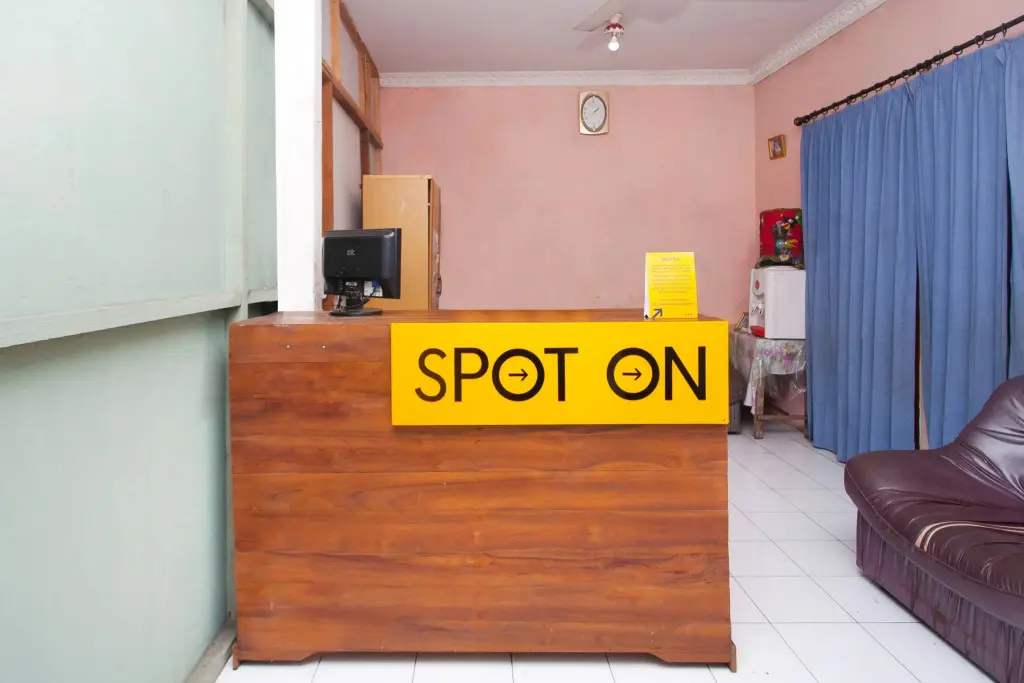 Чилачап: SPOT ON 2830 Azka Guest House Syariah