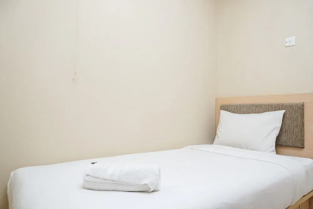 Джакарта: Cozy and Homey 2BR at Kalibata City Apartment