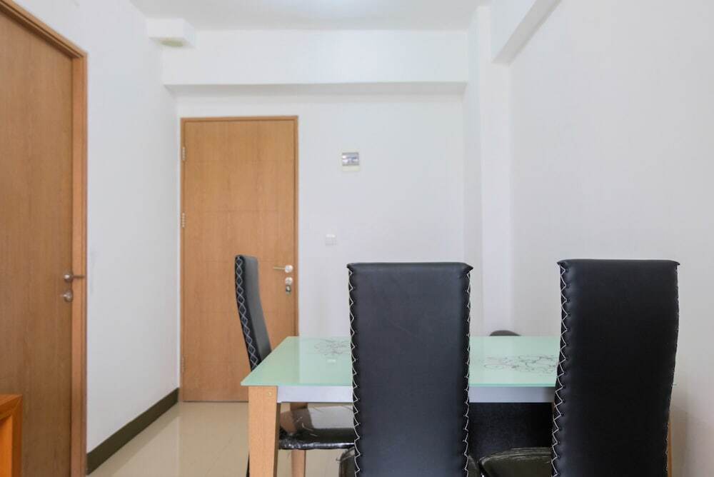Джакарта: Well Appointed 2BR Apartment at Bintaro Park View