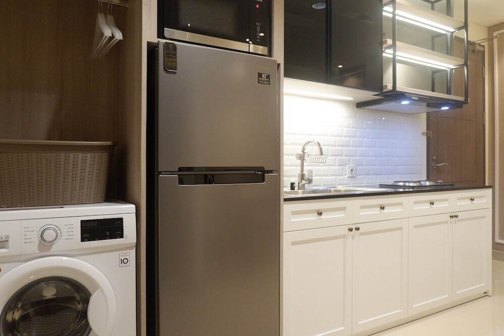 Сурабая: Deluxe 2BR Apartment at Praxis By Travelio