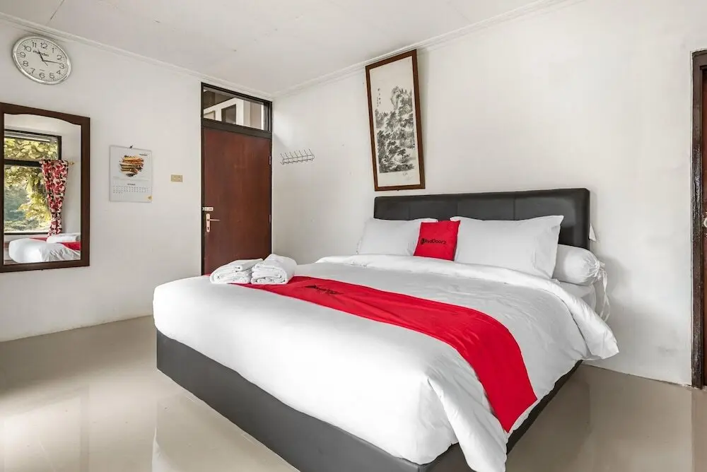 Читарингул: RedDoorz @ Mega Indah Villa Estate G16