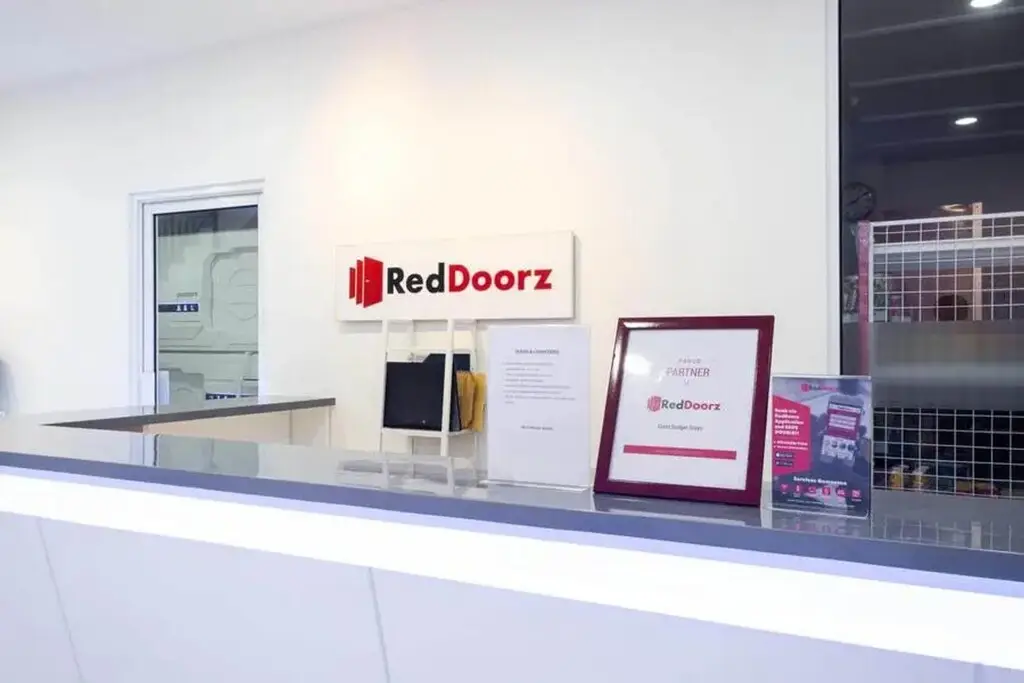 Джакарта: RedDoorz Hostel near Taman Puring