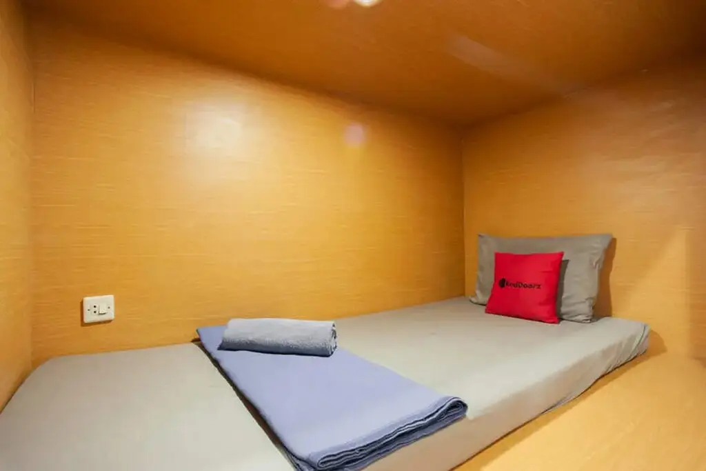 Джакарта: RedDoorz Hostel near Taman Puring