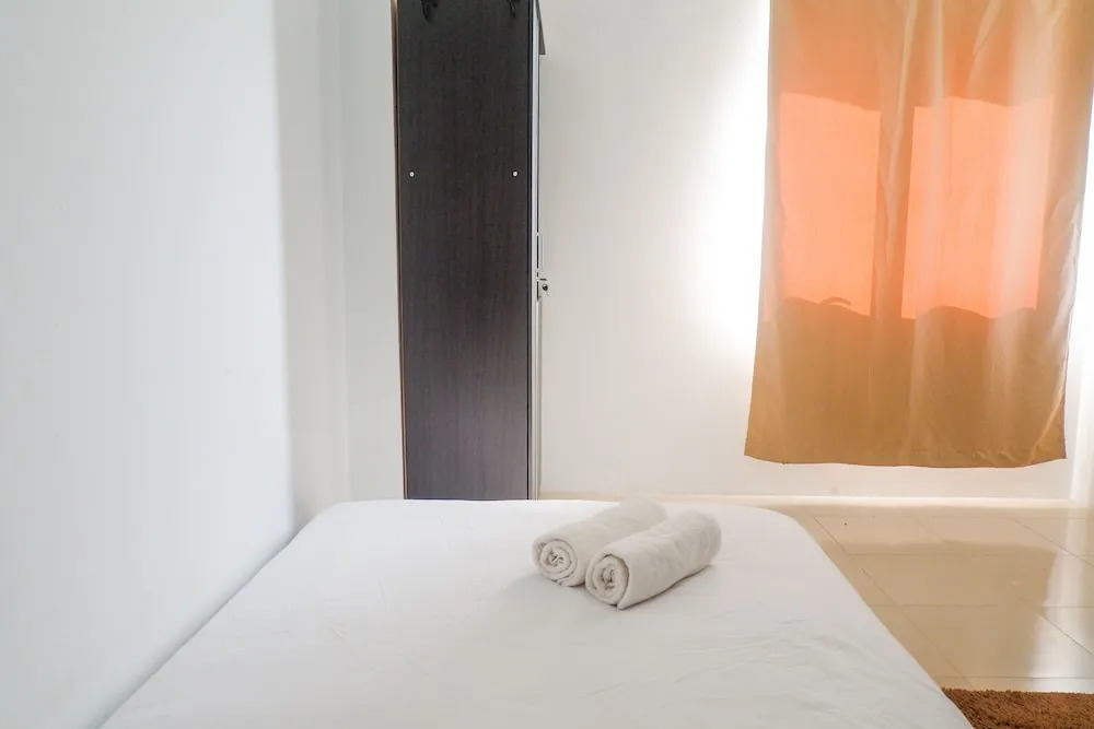 Сурабая: Spacious 1BR Apartment at Menara Rungkut