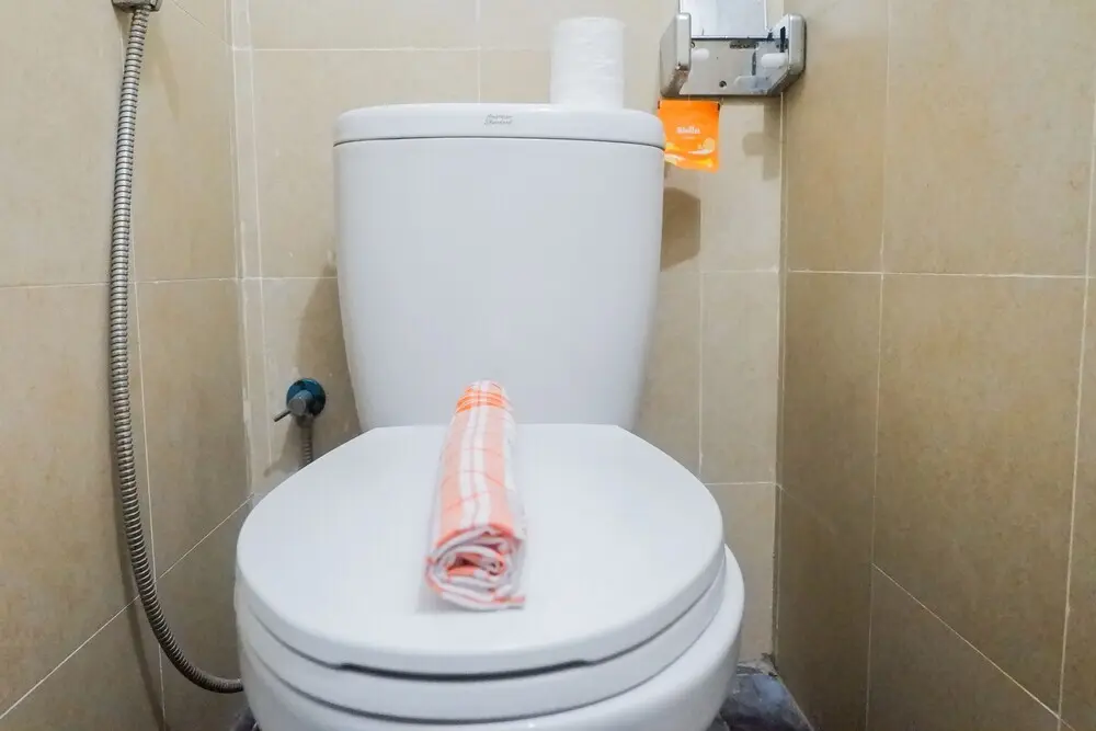 Сурабая: Spacious 1BR Apartment at Menara Rungkut