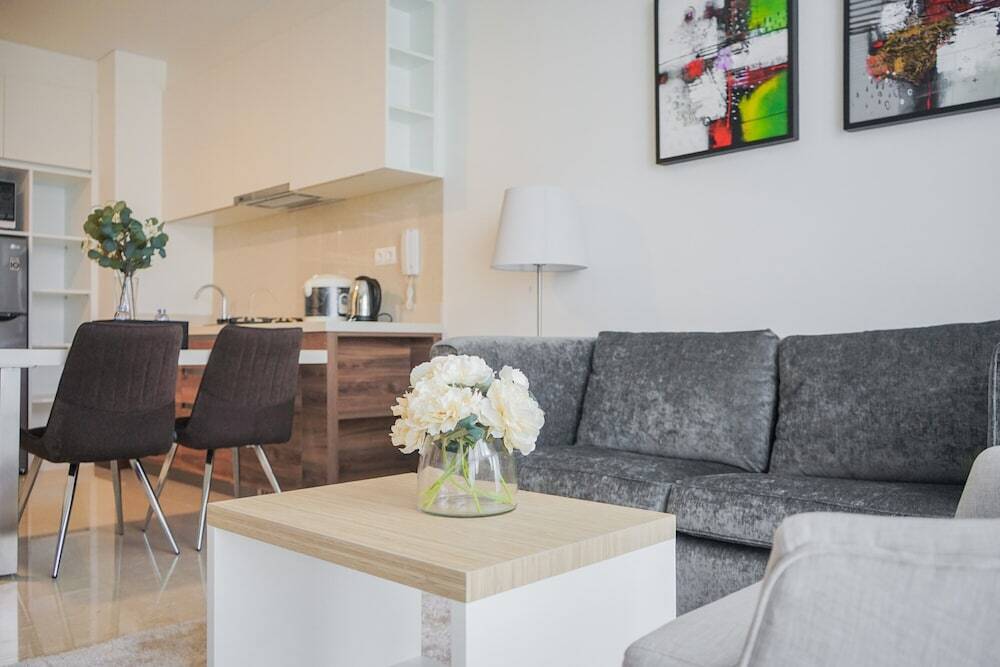Legok: Comfortable 1BR Apartment at Marigold Nava Park