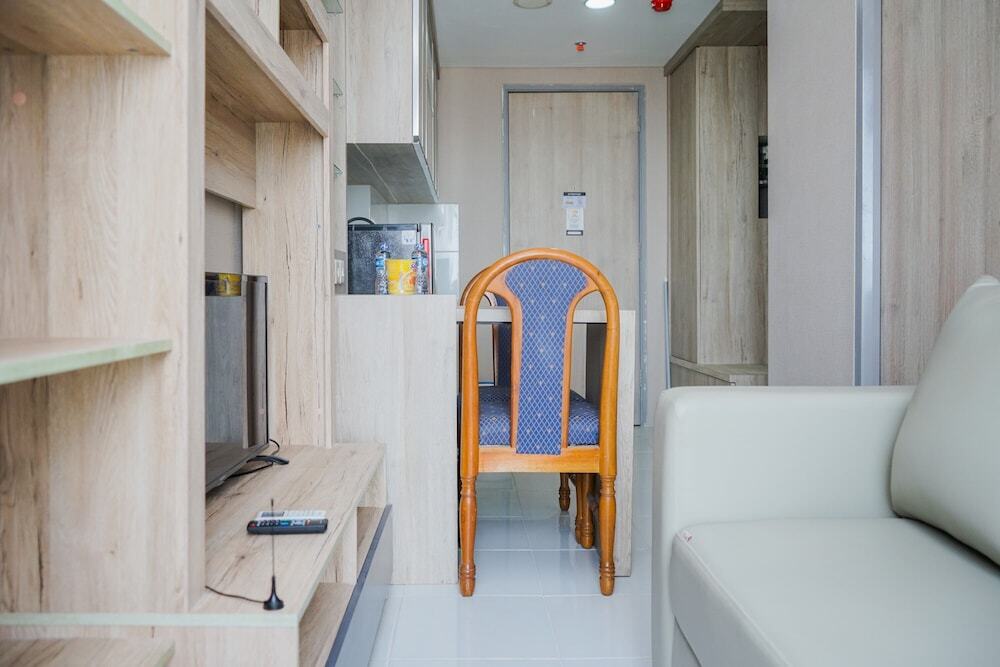 Южный Тангеранг: New Furnished with City View 1BR @ Akasa Apartment