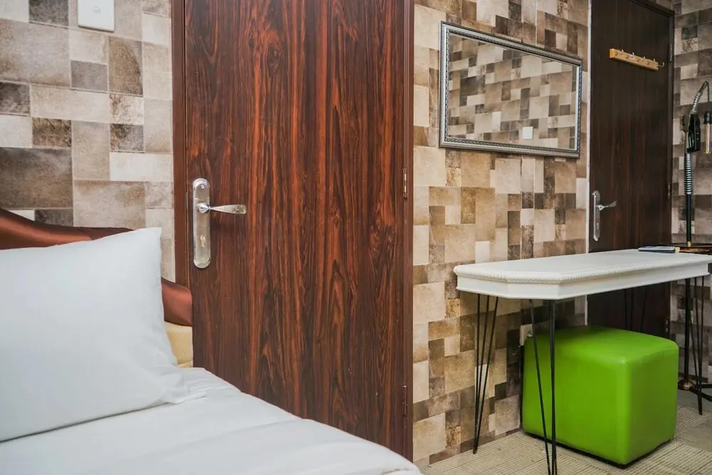 Южный Тангеранг: Relieved 1BR Apartment at Serpong Greenview