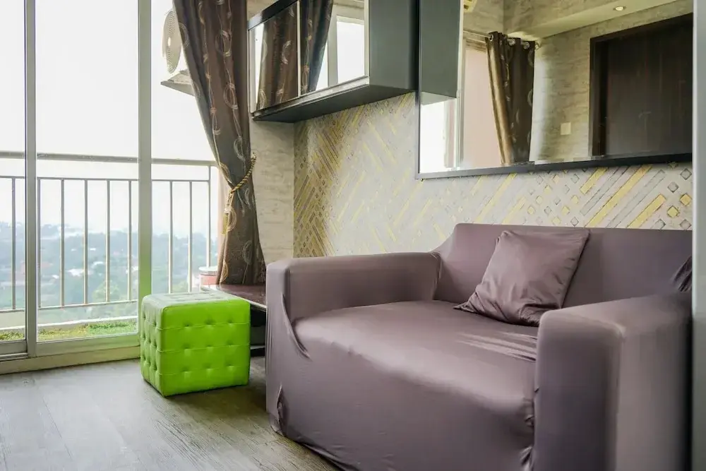 Южный Тангеранг: Relieved 1BR Apartment at Serpong Greenview