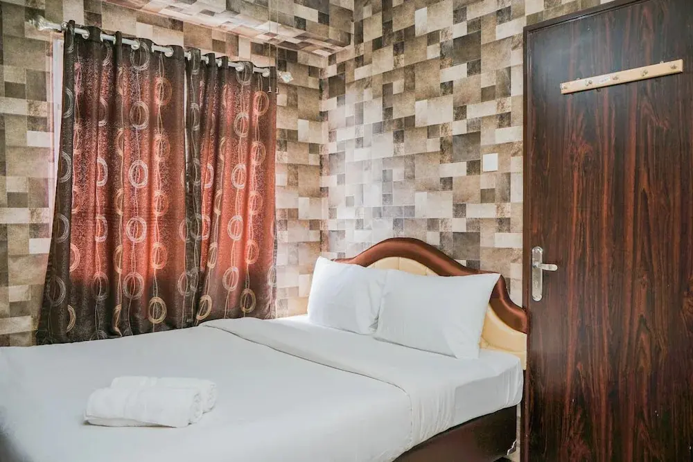 Южный Тангеранг: Relieved 1BR Apartment at Serpong Greenview