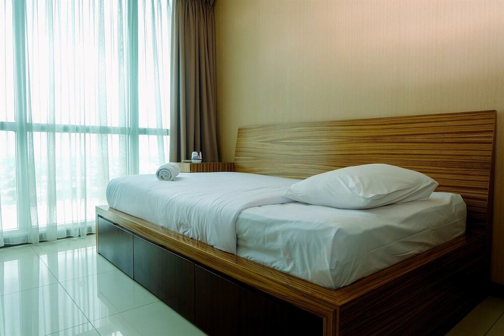 Джакарта: Premium And Spacious 3Br Apartment At Kemang Village