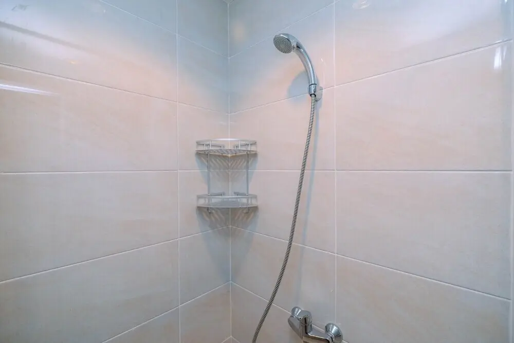 Чикаранг: Fully Furnished and Comfortable 1BR Mustika Golf Apartment