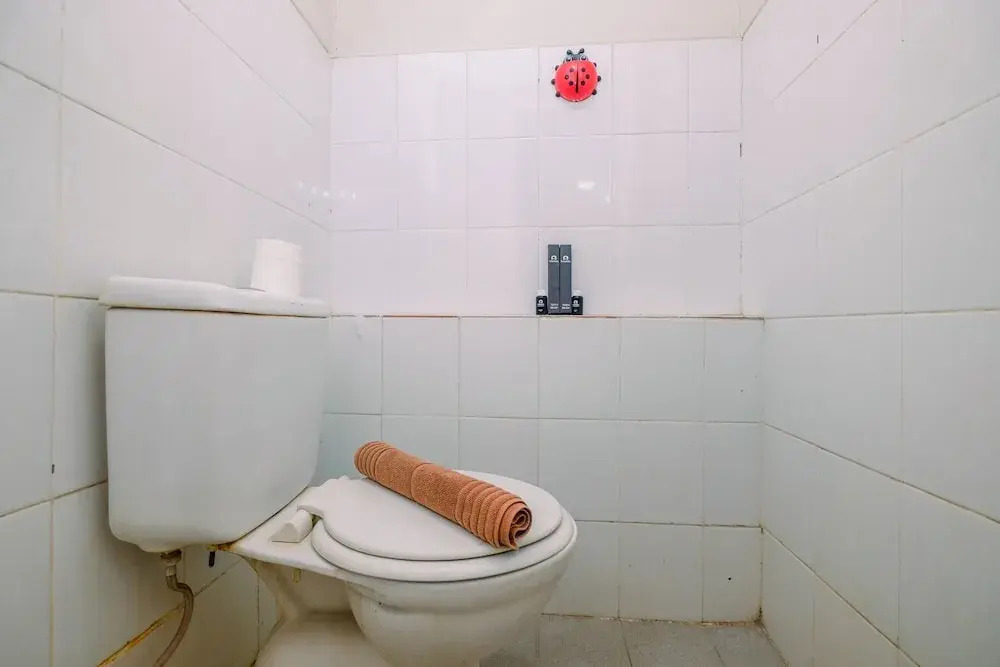 Джакарта: Strategic and Homey 1BR Kalibata City Apartment