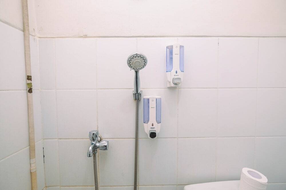 Джакарта: Strategic and Homey 1BR Kalibata City Apartment