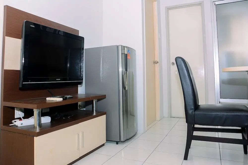 Джакарта: Compact and Cozy 2BR Kalibata City Apartment