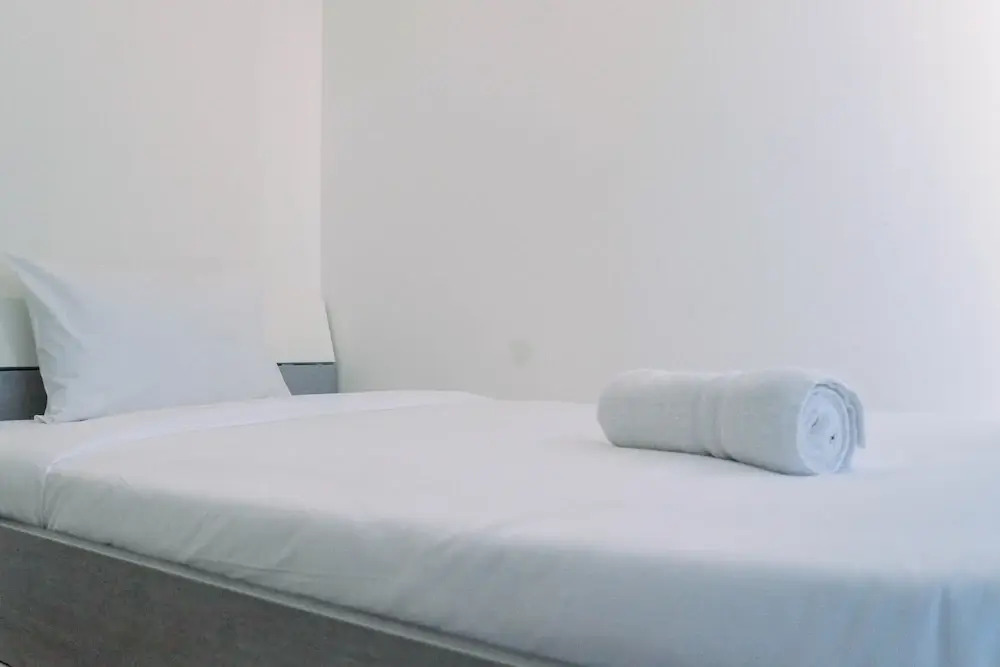 Сурабая: Lavish 2BR Apartment at Grand Sungkono Lagoon