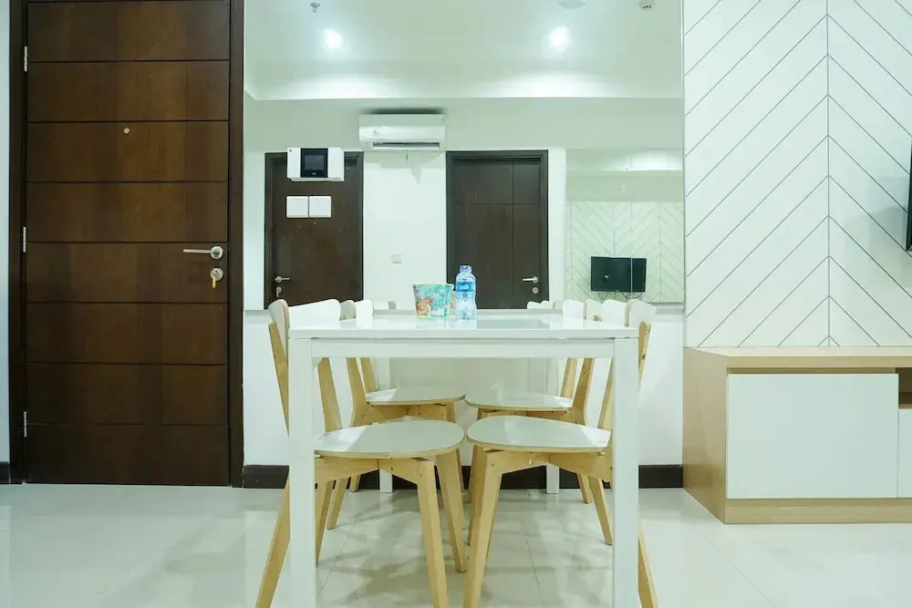 Джакарта: Cozy 1BR Apartment Gallery West Residence