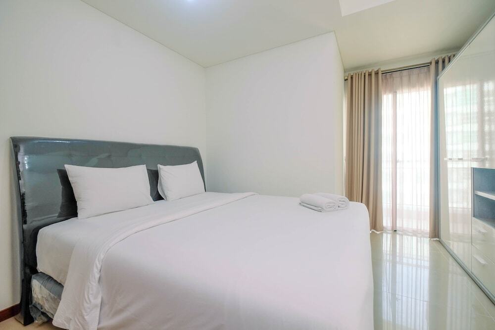 Джакарта: Cozy and Minimalist 2BR Green Bay Condominium Apartment