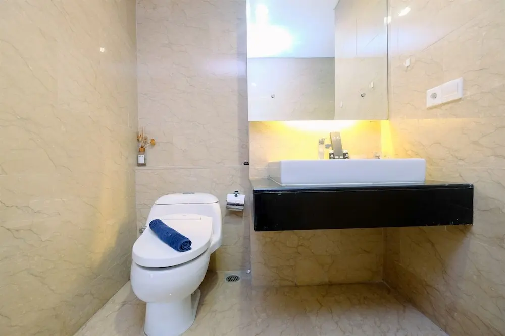 Джакарта: 1Br Apartment With Golf View @ The Royale Springhill