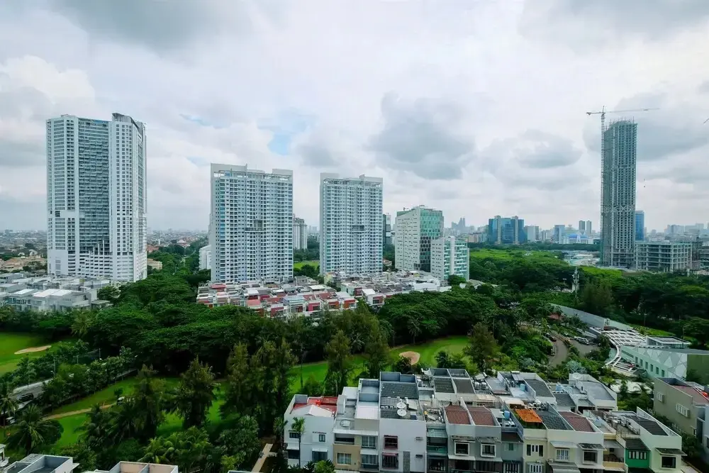 Джакарта: 1Br Apartment With Golf View @ The Royale Springhill