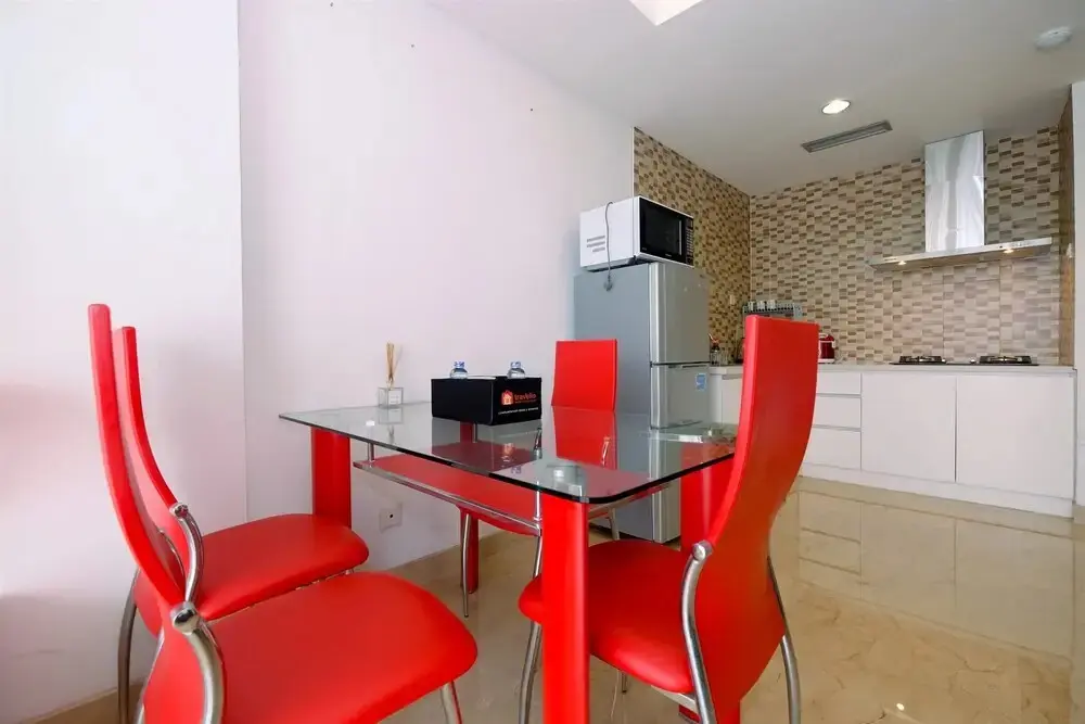 Джакарта: 1Br Apartment With Golf View @ The Royale Springhill