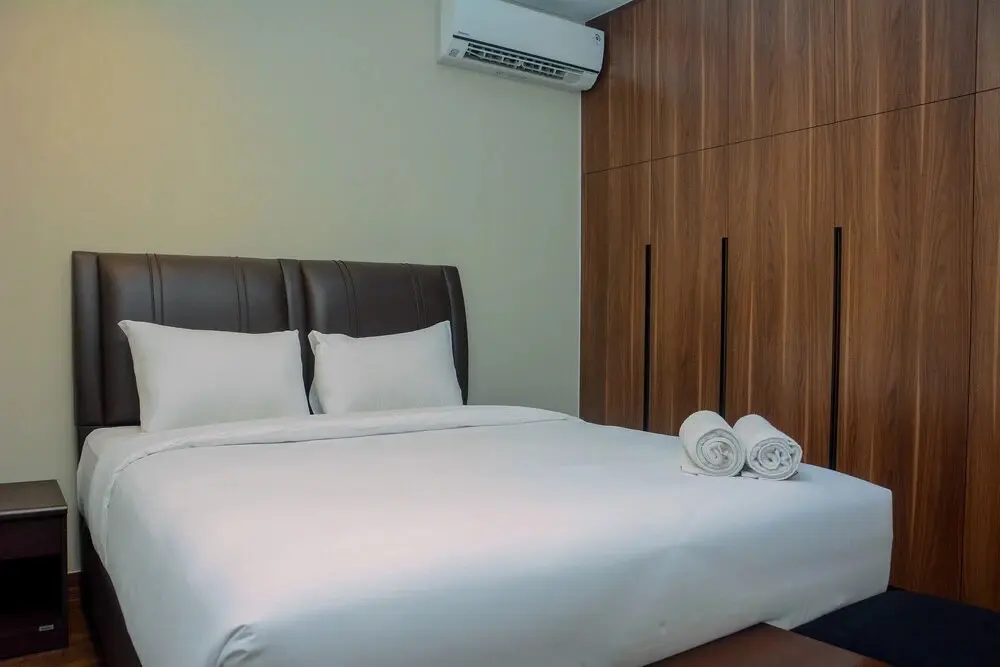 Джакарта: Brand New 1BR Branz Simatupang Apartment By Travelio