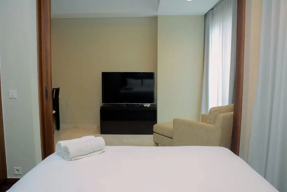 Джакарта: Brand New 1BR Branz Simatupang Apartment By Travelio