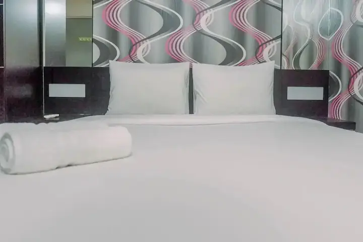 Сурабая: Minimalist 2BR Apartment at Dian Regency