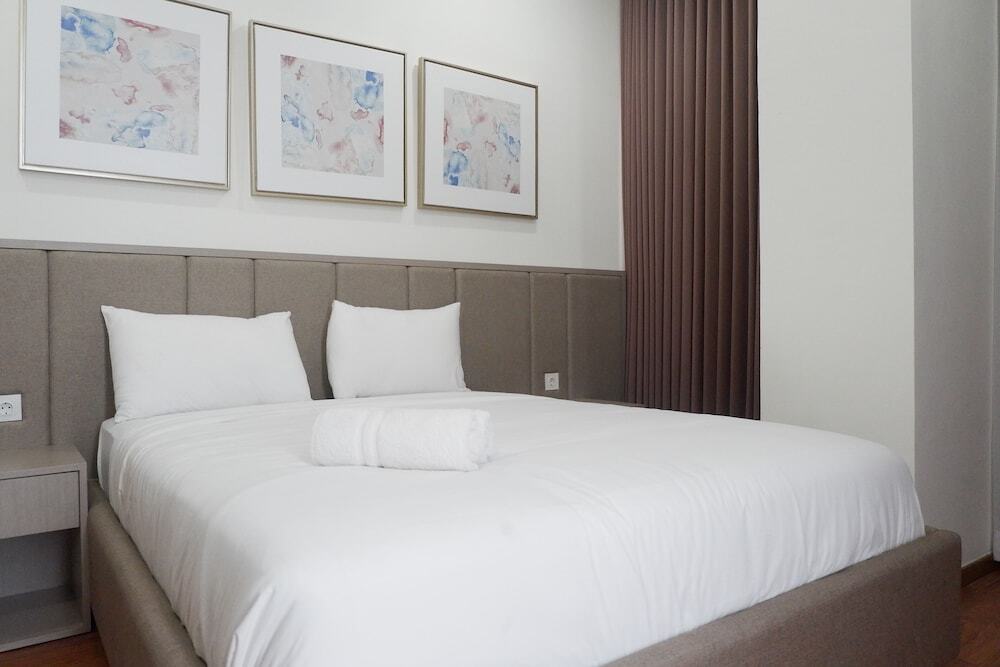 Сурабая: Luxurious & Spacious 3BR Apartment at Grand Sungkono Lagoon