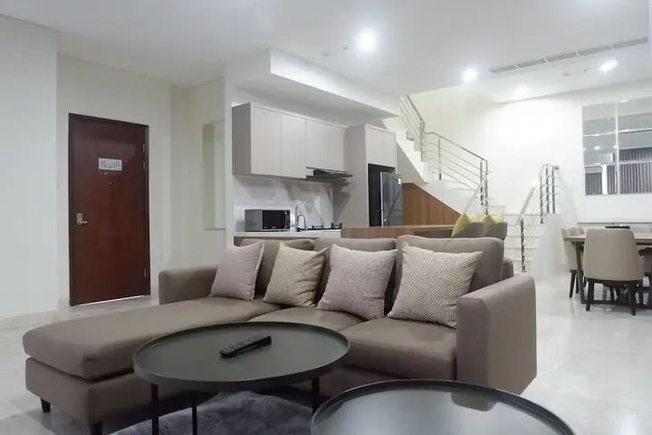Сурабая: Luxurious & Spacious 3BR Apartment at Grand Sungkono Lagoon
