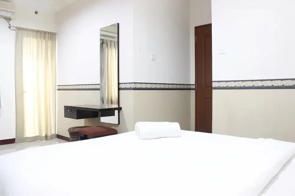 Бандунг: Spacious & Comfy 2BR at Galeri Ciumbuleuit Apartment