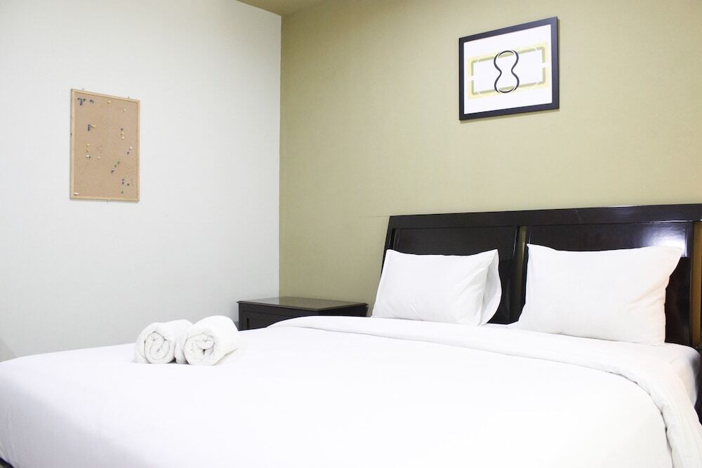 Бандунг: Spacious & Comfy 2BR at Galeri Ciumbuleuit Apartment